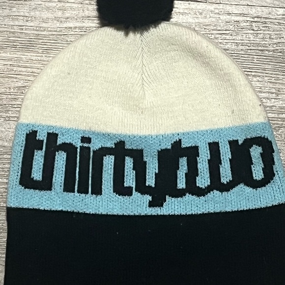 Thirty two snowboard toque - Picture 3 of 3